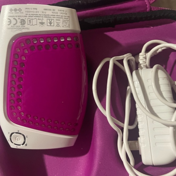 Épilateur à lumière pulsée Silk in - Picture 2 of 3